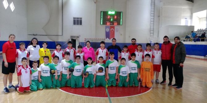 Çamlıca Okulları Hentbol Da İl Üçüncüsü Oldu