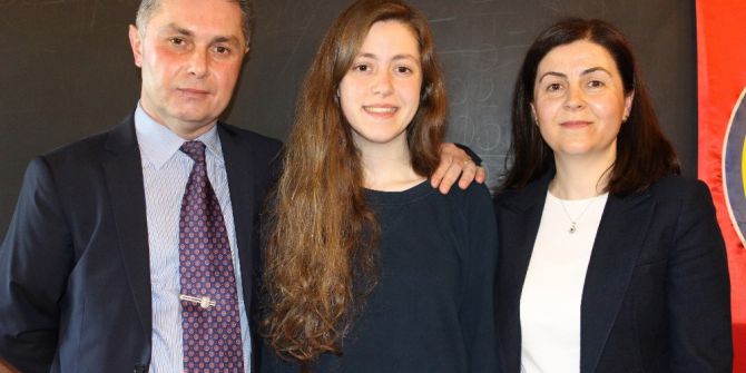 Ygs Türkiye 2’ncisi Gökçe’nin Duygusal Anları