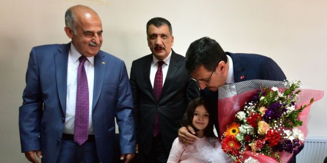 Bakan Tüfenkci Yetim Aileleriyle Bir Araya Geldi