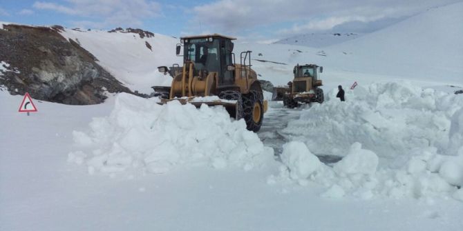 Kardan Kapanan Erzurum - Tekman Yolu Açılıyor