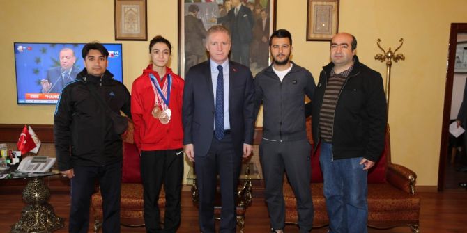 Milli Sporcudan, Vali Gül’e Ziyaret