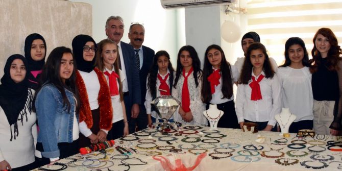 Akdeniz’de Giyim Kursu Öğrencileri Sertifikalarını Aldı