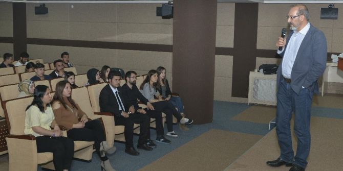 Kmü’de Sosyal Medya Semineri