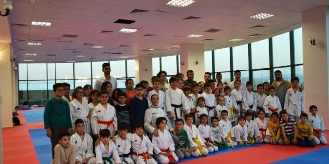 Dünya Karete Şampiyonu Albayrak, Biga’da Eğitim Verdi