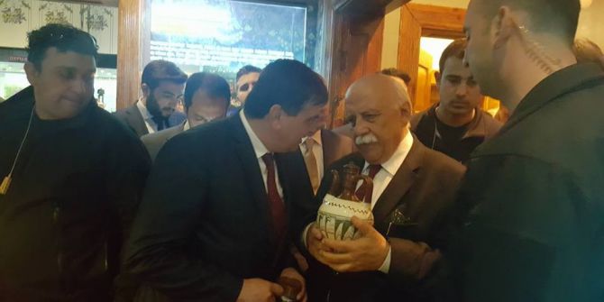 Başkan Yalçın’dan Bakan Avcı’ya Topraktan Yapılmış Su Testisi Hediye