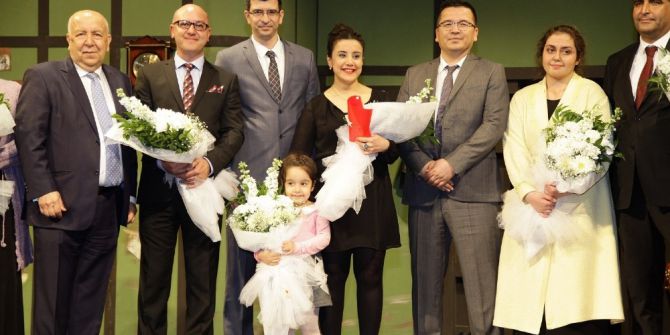 Gkv Özel Liseleri Ocak Adlı Oyunla Sahnede