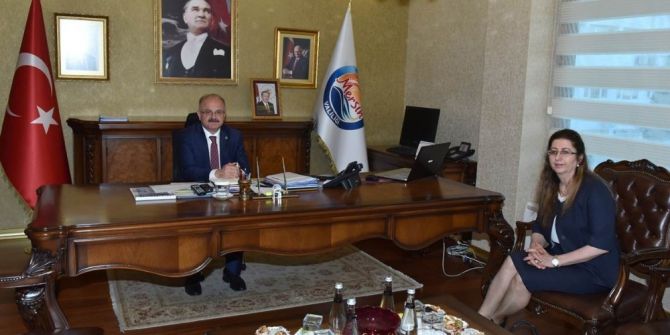 Mersin’in Yeni Defterdarı Ercoşman, Vali Çakacak’ı Ziyaret Etti