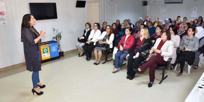 Kadınlara Hakları Anlatıldı