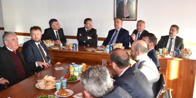 Başkan Veysel Tiryaki, Altındağlı Müteahhitlerle Buluştu