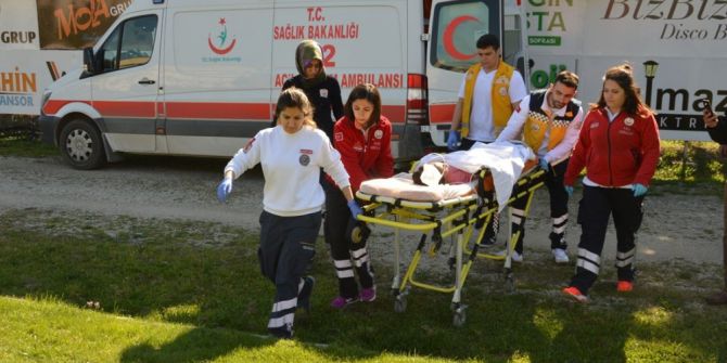 Havale Geçiren Kız Çocuğu İçin Ambulans Helikopter Futbol Sahasına İndi