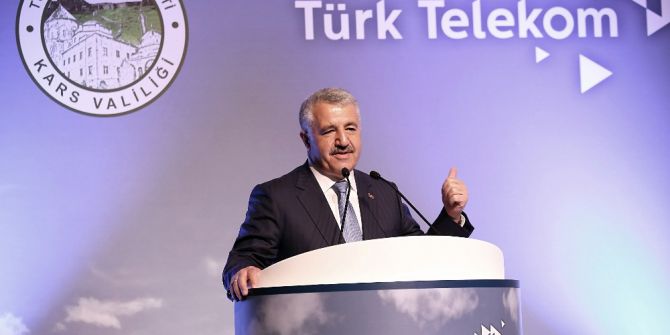 Bakan Arslan’dan 1,8 Milyon Haneye ’Ucuz İnternet’ Müjdesi