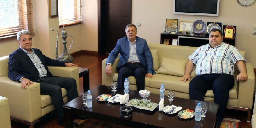 Pakdil: "Millet Kendisine Oynanan Bu Oyunu Bozdu"