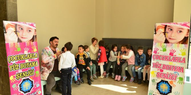 Çocuklar Yüz Boyama Şenliğine Katıldı