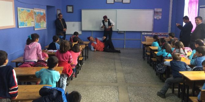 Malatya’da Dünya Tiyatrolar Gününü Kutladı