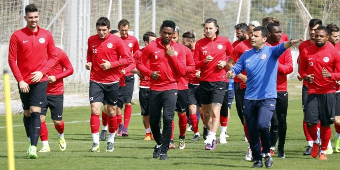 Antalyaspor’da Neşeli Antrenman