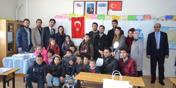 Erü Hukuk Fakültesi İlköğretim Okullarına Yönelik Yardımlarını Sürdürüyor