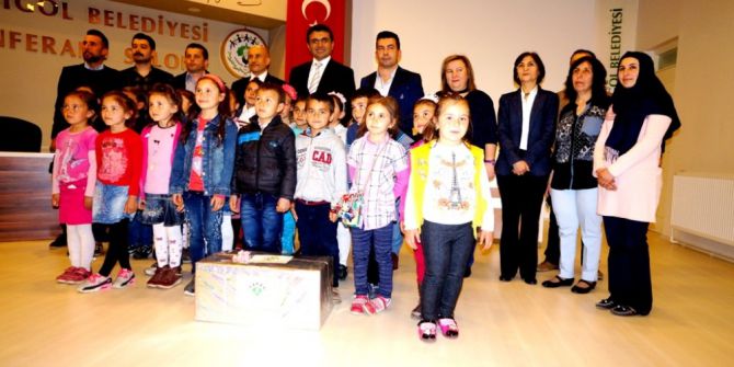 Sarıgöl’de Kitap Kurtlarına Hediye