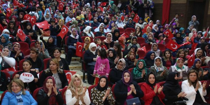 Kadınlara Cumhurbaşkanlığı Hükumet Sistemi Konferansı