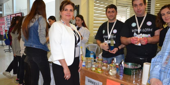 Lise Öğrencileri Eğlenerek, Kimya Öğrendiler