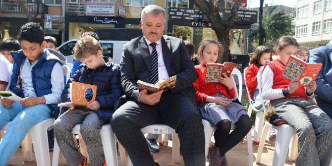 İzmit’te ‘Büyüklerimle Kitap Okuyorum’ Etkinliği