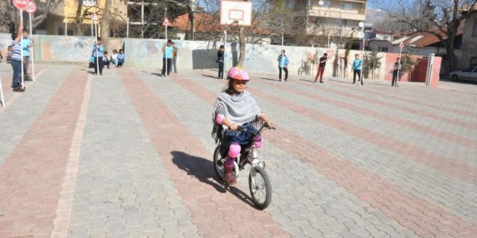 Gölbaşı Gazi İlkokulu Öğrencilerine Trafik Eğitimi Verildi