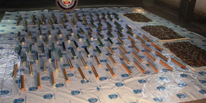 Cumhurbaşkanı Erdoğan’ın Ziyareti Öncesinde Sur’da Silah Ve Mühimmat Bulundu