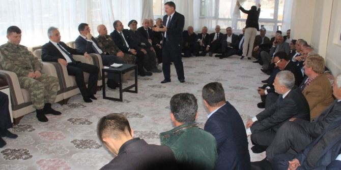 Ak Parti’li Özbek’ten Dayanışma Yemeği