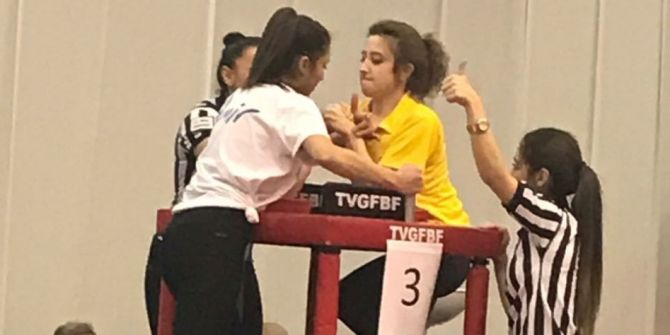 Üniversite Öğrencileri Bilek Güreşi Şampiyonasından Dereceyle Döndü