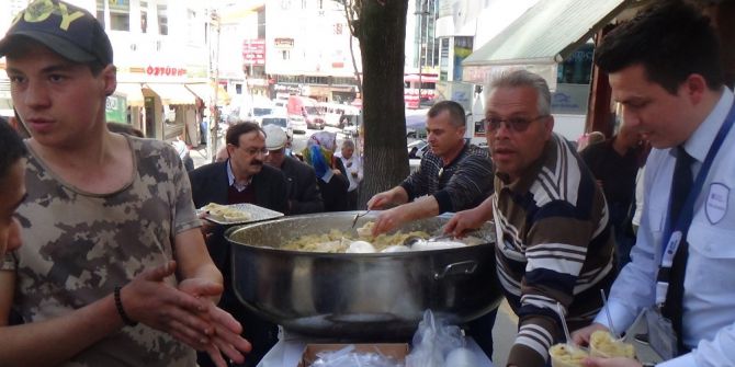 17 Yıldır Devam Eder Kandil Geleneği