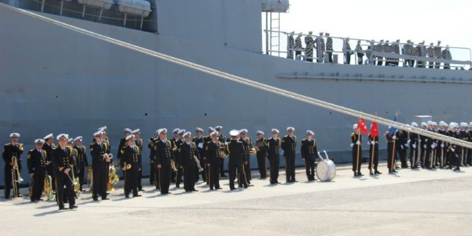 Foça’da Tcg Ertuğrul Gemisine Hüzünlü Veda