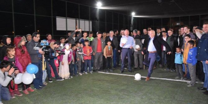 Balıkesir Milletvekli Bostan Halı Saha Açılışına Katıldı