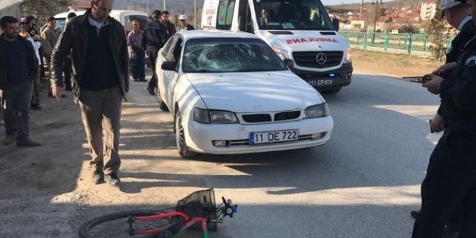 Otomobil Bisiklete Çarptı, 1 Yaralı