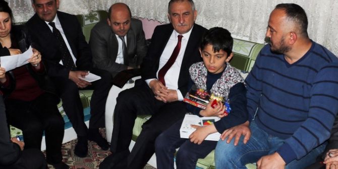 Başkan Yılmaz’dan Engelli Çocuğu Duygulandıran Hediye