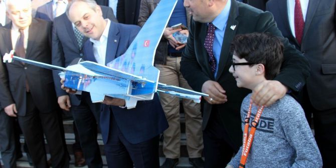 Bakan Kılıç, Türkiye’nin En Genç İha Pilotunu İzledi