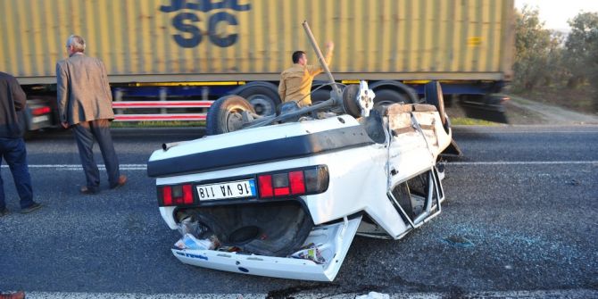 Bursa’da Feci Kaza...takla Atan Otomobilde 2 Genç Yaralandı