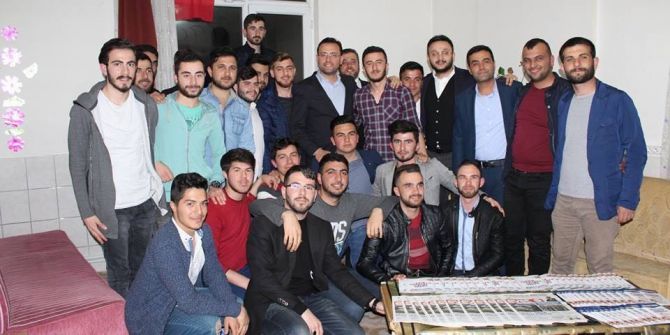 Milletvekili Gizligider Üniversite Öğrencilerine Referandumu Anlattı