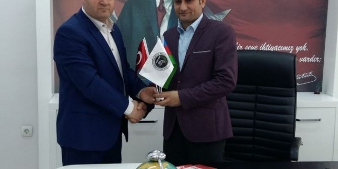 Asimder’den, Pamuk’a Ziyaret