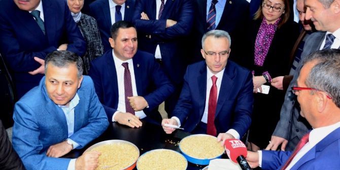 Günün İlk Buğday Satışı Bakan Ağbal’dan