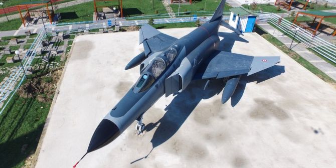 Sincan’a Savaş Uçağı Kondu