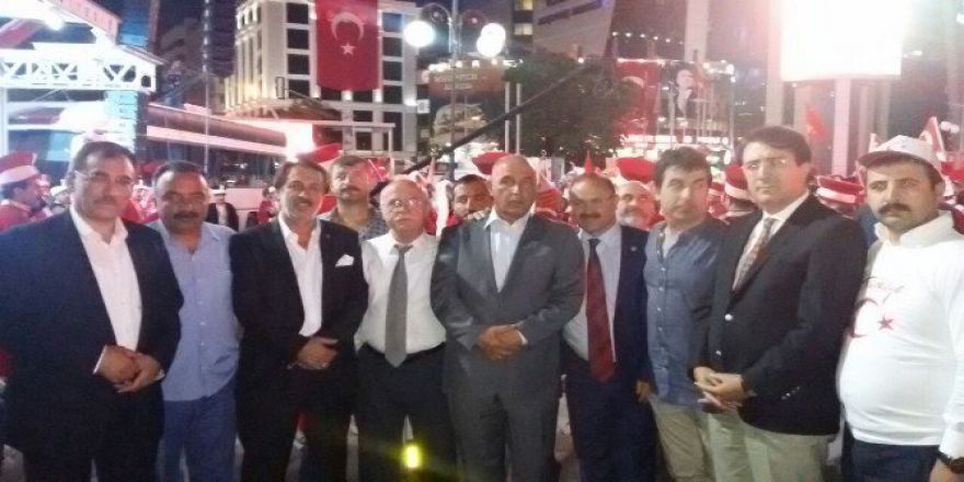 Ilıcalı’dan Bir Gecede İki Şehirde, Dört Demokrasi Nöbeti