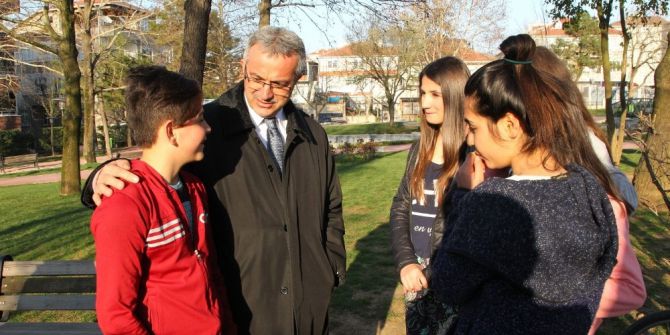 Başkan Köşker, Esnaf Ve Mahalle Sakinleriyle Sohbet Etti