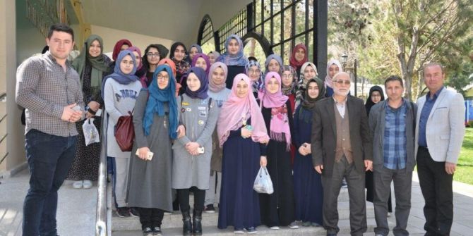 Osmanlı Padişahları Tarih Şeridi Ve Şeyh Edebali Türbesi Ziyaretçilerini Ağırlamaya Devam Ediyor