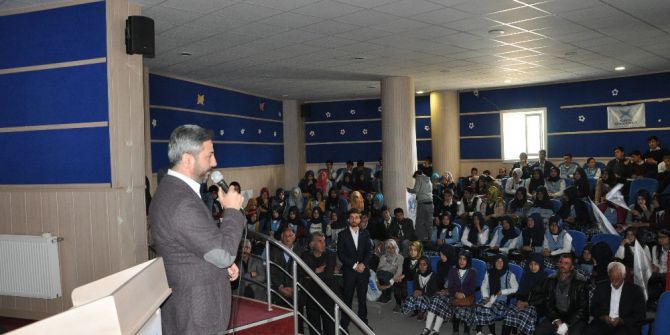 Sincik’te ‘Asımın Nesli 15 Temmuz’ Konulu Konferans Düzenlendi