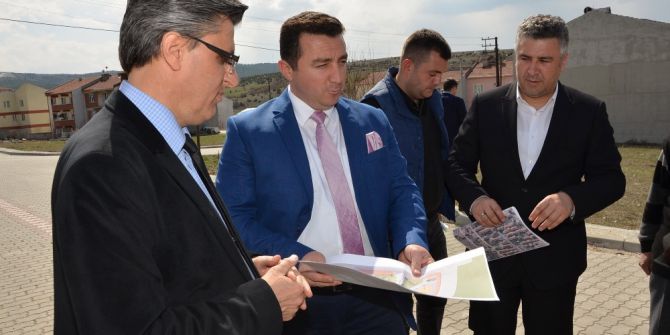 Başkan Bakıcı Yediler Mahallesi’ndeki Park Alanında İncelemelerde Bulundu