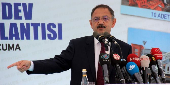 Bakan Özhaseki, 15 Milyonluk Projelerin Tanıtım Toplantısına Katıldı
