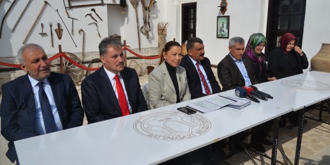 Ak Parti Genel Başkan Yardımcısı Öznur Çalık: