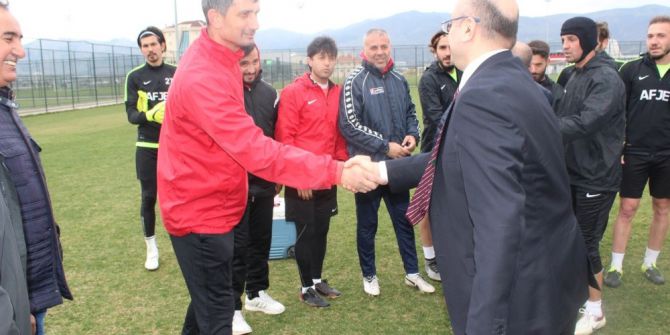 Başkan Şahin’den, Afjet Afyonspor’un Antrenmanına Ziyaret