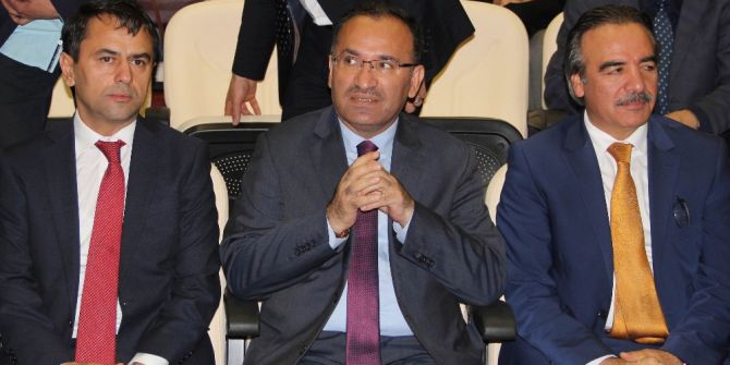 Bakan Bozdağ Üniversite Öğrencileriyle Buluştu
