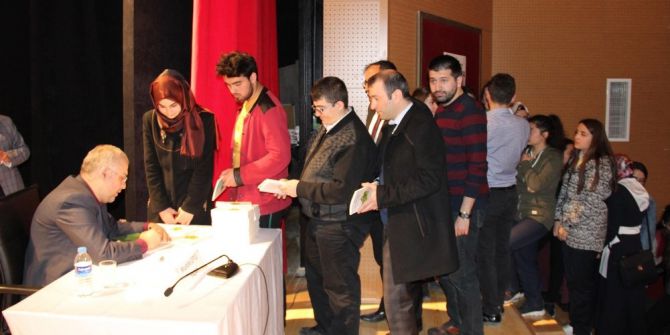 Yozgatlı Yazar İmza Gününde Okurlarıyla Buluştu