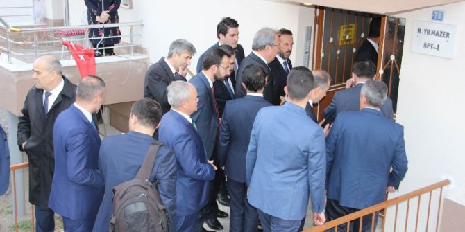 Bakan Bozdağ, Şehit Ailelerini Ziyaret Etti